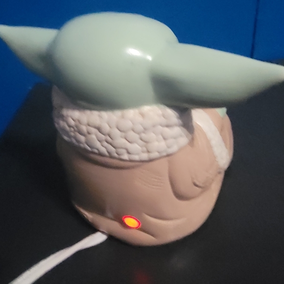 Baby Yoda Scentsy Warmer - Picture 4 of 4